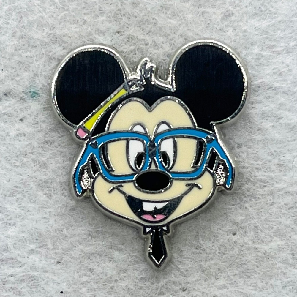 🔮 5/$25 Disney Nerds Rock! Mickey Mouse Pin